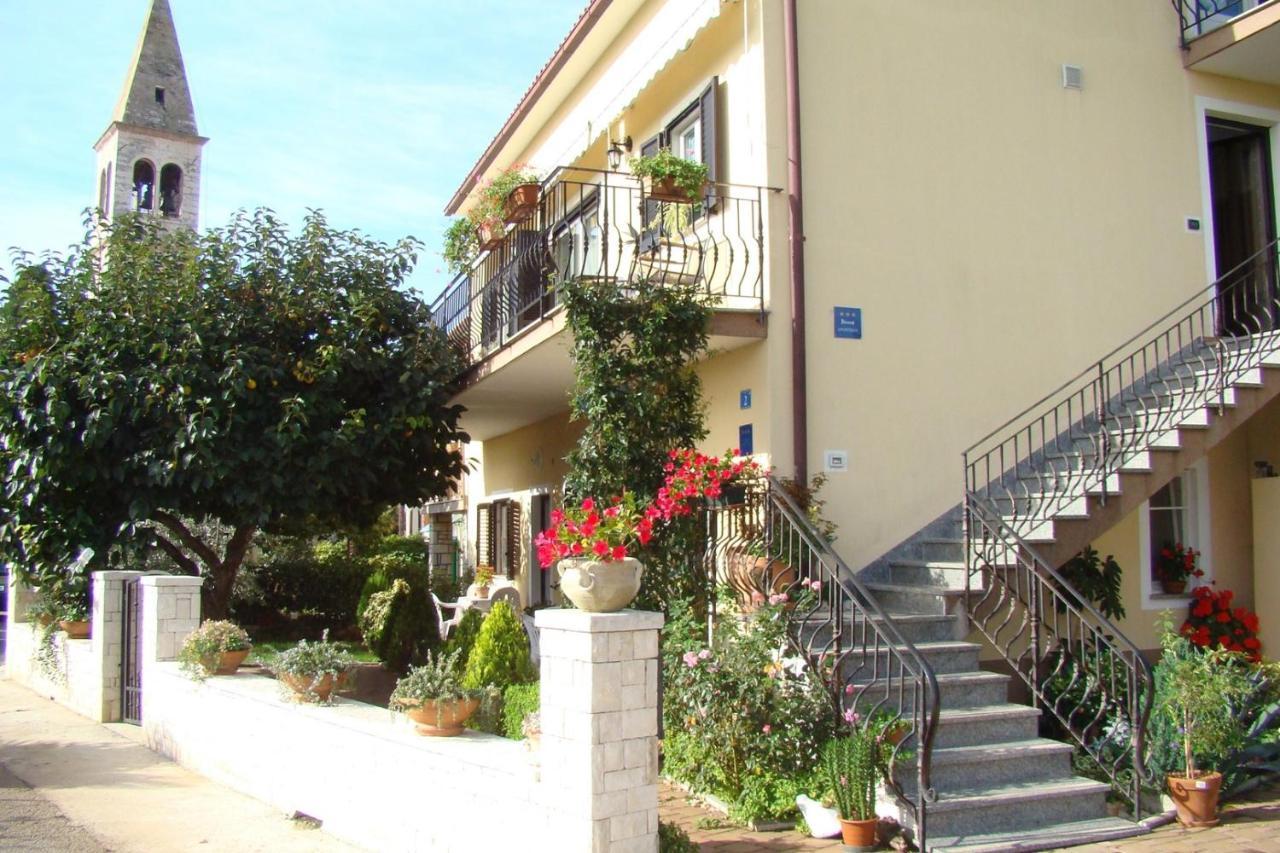 Apartment Complex Orzan Lovrecica ภายนอก รูปภาพ